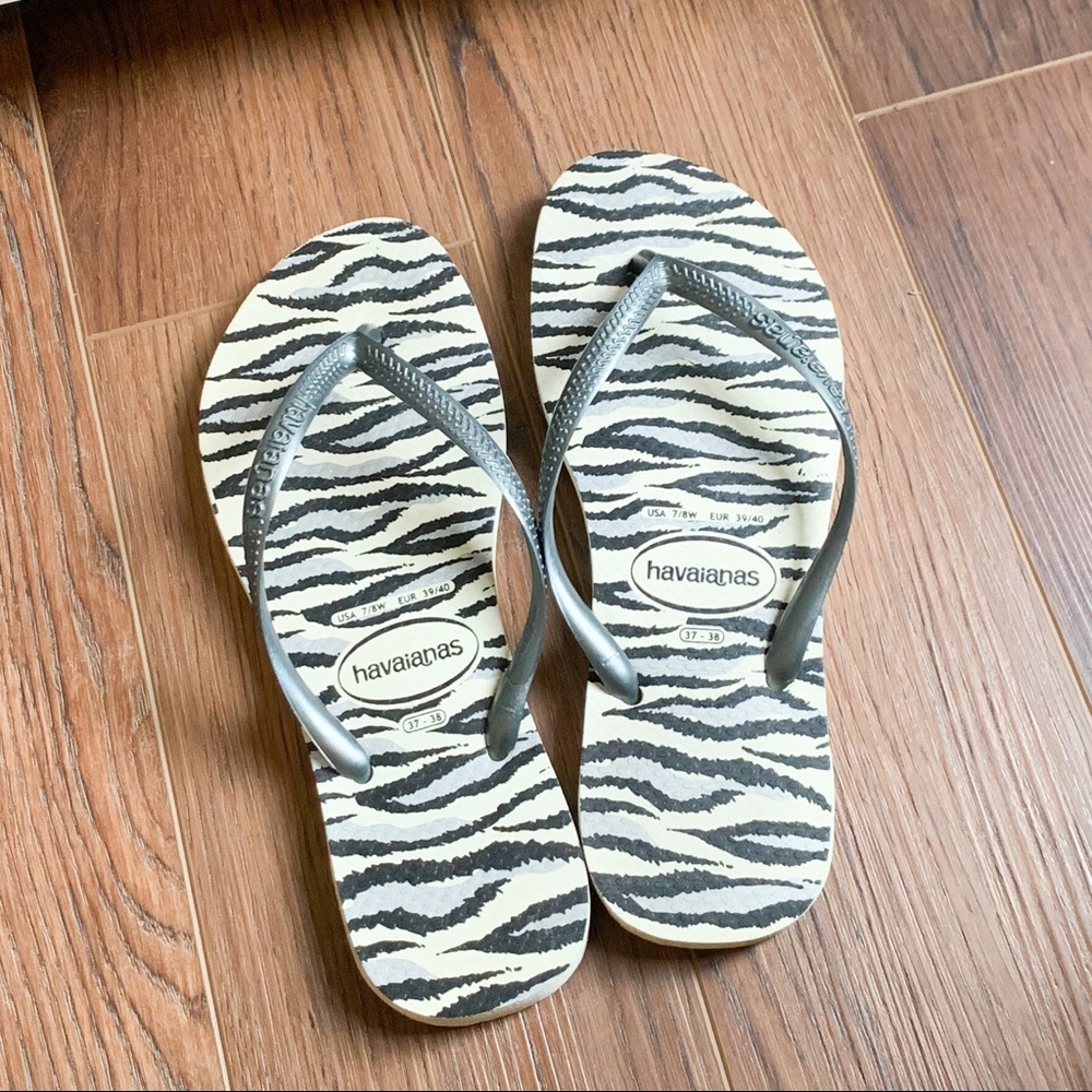 Havaianas Zebra w/ Silver Flip Flops EUC 7/8 W